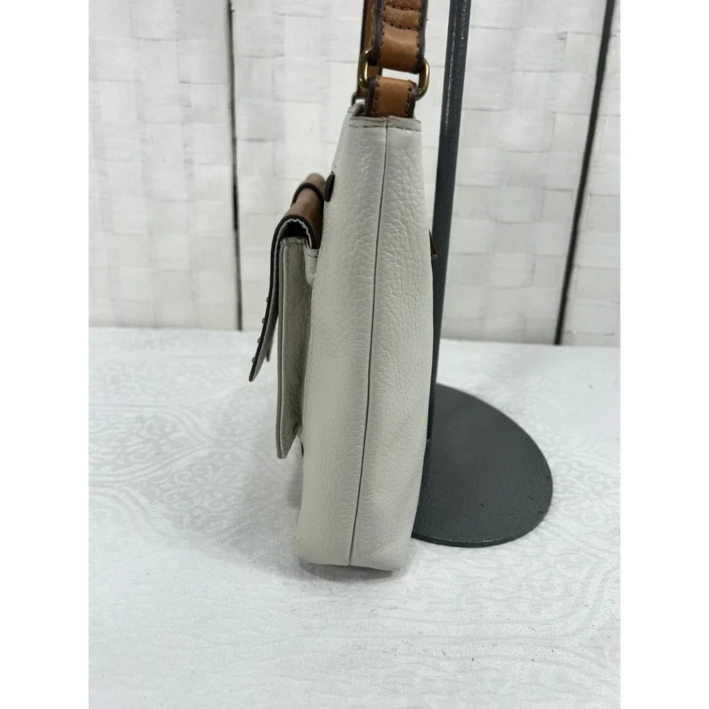 Fossil cream & brown pebbled leather purse zip closure womens